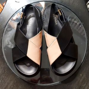 ALOHAS Marshmallow chunky sandals